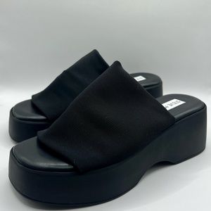 Brand New Steve Madden Platform Sandal! Never Worn!